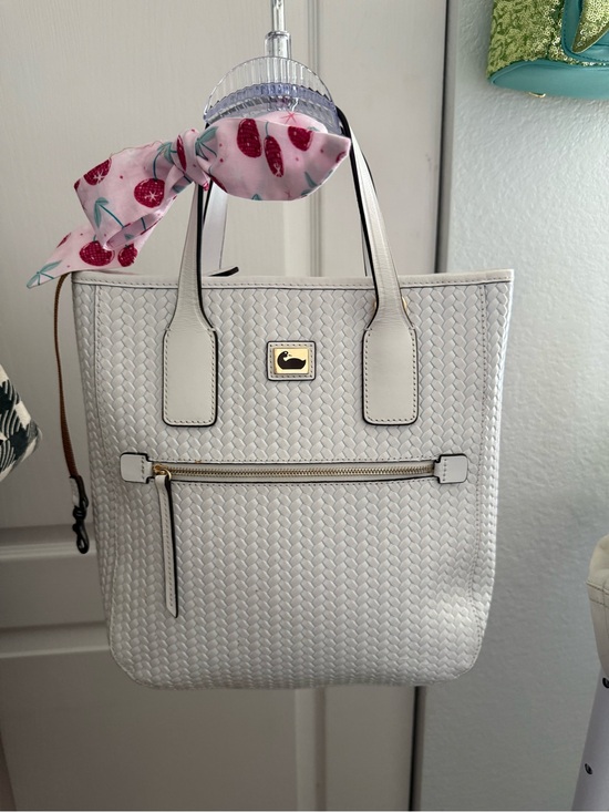 Handbags - Vintage Dooney and Burke White Woven Tote Bag with Front Zip Pocket